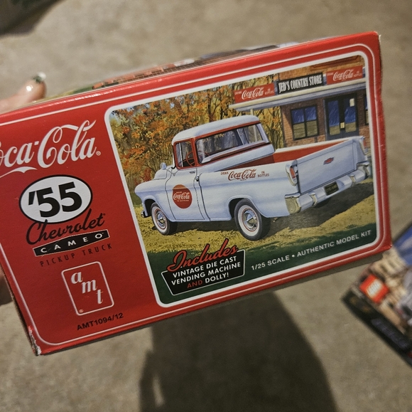 AMT - 1955 Chevy Cameo Pickup (Coca-Cola) (AMT1094/12) - Picture 5 of 7
